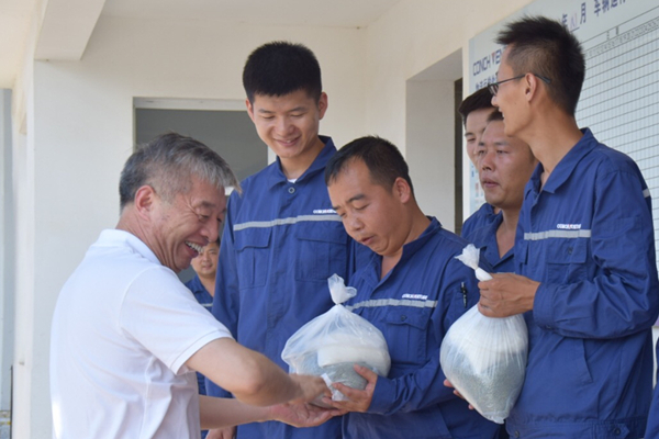 安徽·蕪湖 戶外接種點(diǎn)使用冷風(fēng)機(jī)降溫